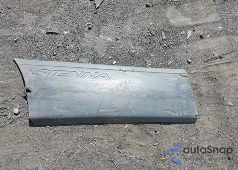 2002 Toyota Sienna Le from USA, damaged, VIN 4T3ZF13C52U468581